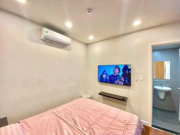 Apartment with Balcony on Ky Dong Street, District 3