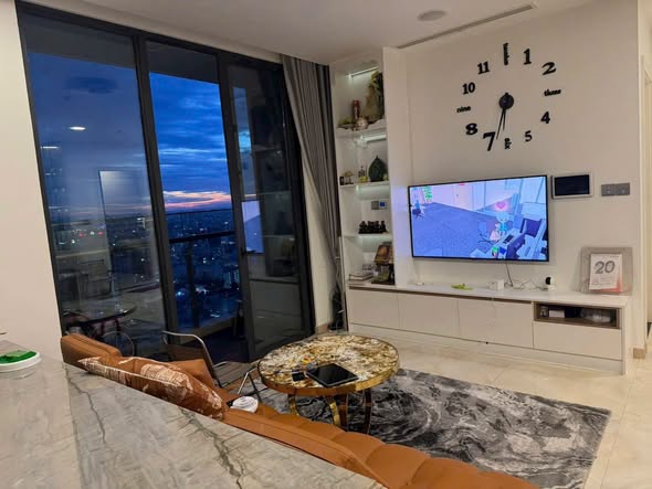 Luxury Three-Bedroom Apartment with Zoo and Thi Nghe Canal View at Vinhomes Golden River