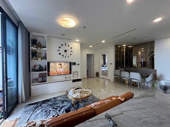 Luxury Three-Bedroom Apartment with Zoo and Thi Nghe Canal View at Vinhomes Golden River