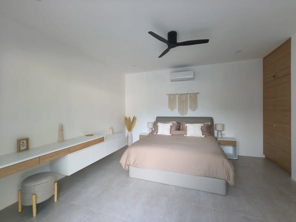 Fully Furnished One-Bedroom Beach Lodge with Rooftop Terrace in Plai Laem