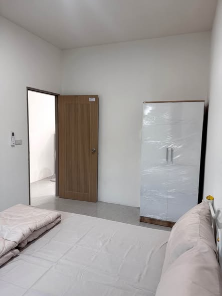 One-Bedroom House with Car and Motorbike Parking in Bangrak