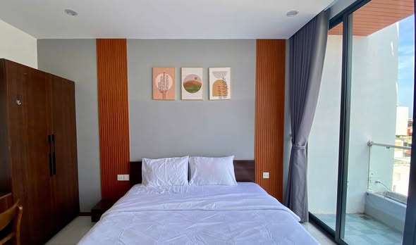 One-Bedroom Apartment with Balcony on Tran Van Du Street
