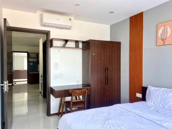 One-Bedroom Apartment with Balcony on Tran Van Du Street