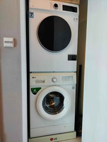 Fully Furnished Two-Bedroom Pool View Unit at Siri at Sukhumvit