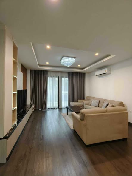 Pet-Friendly Four-Bedroom Detached House near BTS Ekkamai