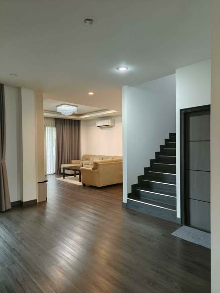 Pet-Friendly Four-Bedroom Detached House near BTS Ekkamai