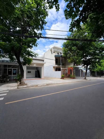 Single-Storey House for Rent on Ly Trien Street