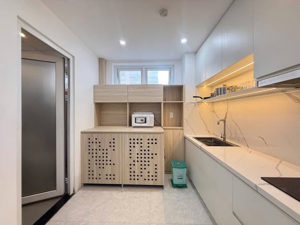 Modern Fully Furnished Two-Bedroom Apartment near My Khe Beach