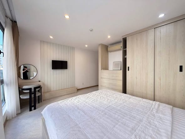 Modern Fully Furnished Two-Bedroom Apartment near My Khe Beach