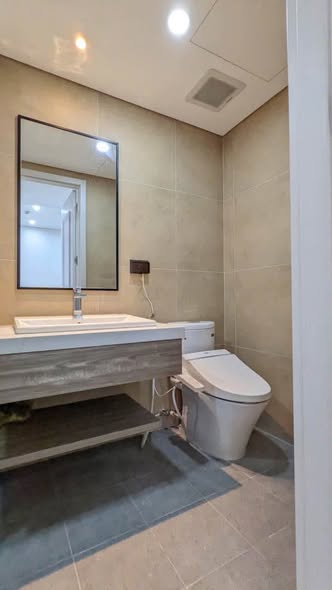 Fully Furnished One-Bedroom Apartment with Study Room at The Minato CT2