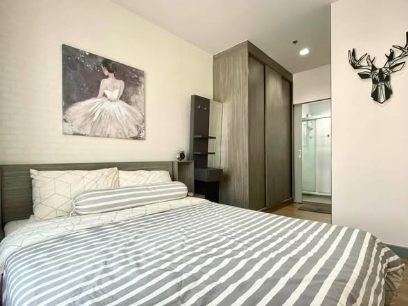 High-Floor 1-Bedroom Condo at Chapter One Midtown Lat Phrao 24 near MRT Lat Phrao