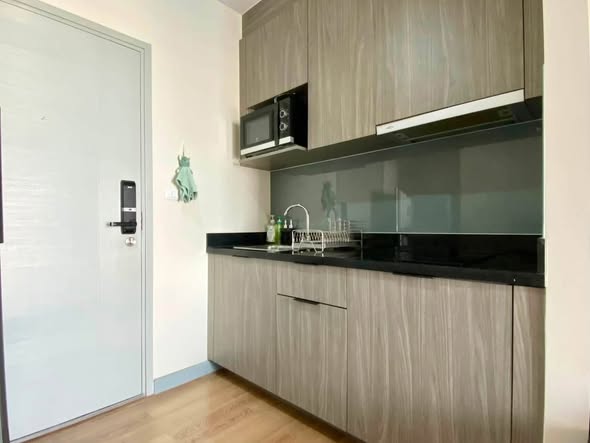 High-Floor 1-Bedroom Condo at Chapter One Midtown Lat Phrao 24 near MRT Lat Phrao