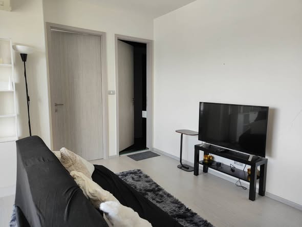 High-Floor 1-Bedroom Condo at Rhythm Sukhumvit 36-38
