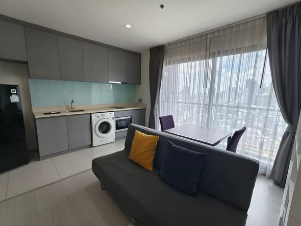 High-Floor 1-Bedroom Condo at Rhythm Sukhumvit 36-38