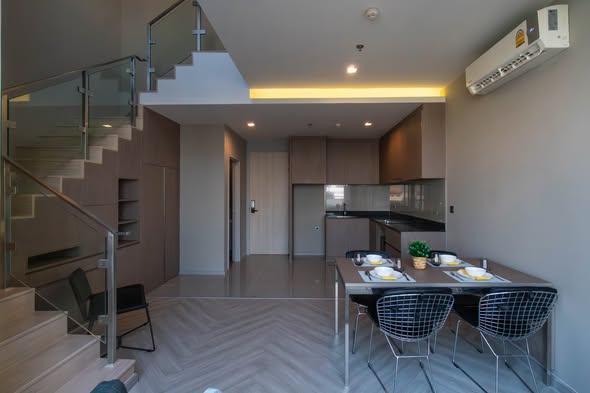Pet-Friendly Duplex 1-Bedroom Condo at M Jatujak
