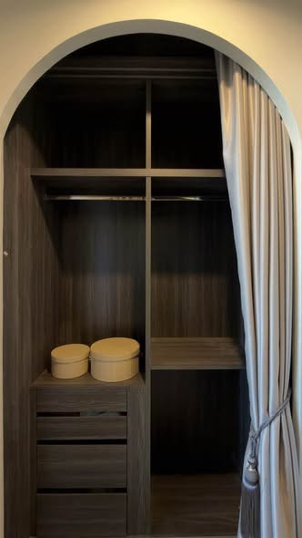 Bright High-Floor 1-Bedroom Condo at IDEO MOBI Rangnam near BTS Victory Monument