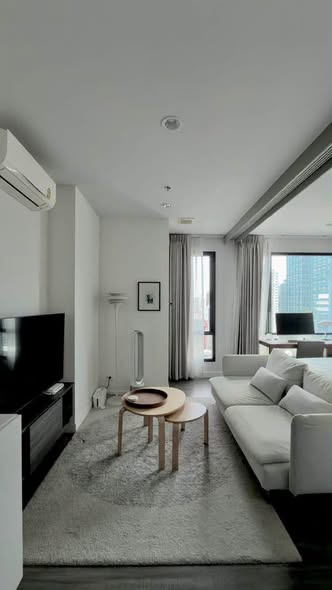 Bright High-Floor 1-Bedroom Condo at IDEO MOBI Rangnam near BTS Victory Monument