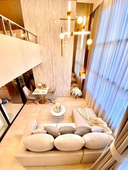 High-Floor 1-Bedroom Condo at Knightsbridge Prime Sathorn with River View