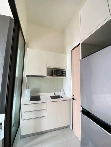 High-Floor Duplex-Style 1-Bedroom Condo at Chewathai Residence Asoke