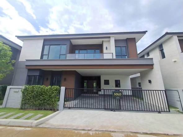 Pet-Friendly 4-Bedroom Luxury House at The City Bangna 3