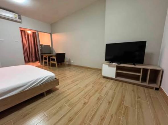 Renovated High-Floor Studio at City Resort Phasawang Hat Yai