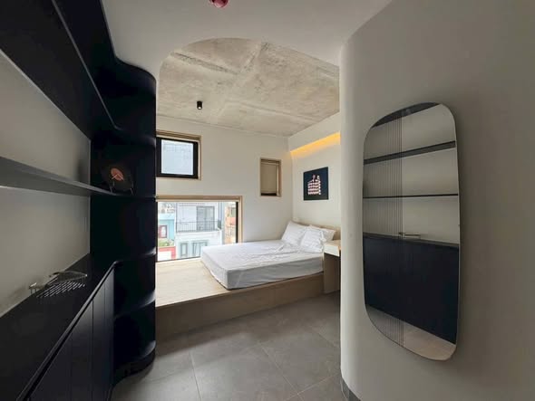 Modern Minimal 1-Bedroom Apartment with Balcony on Ly Chinh Thang Street