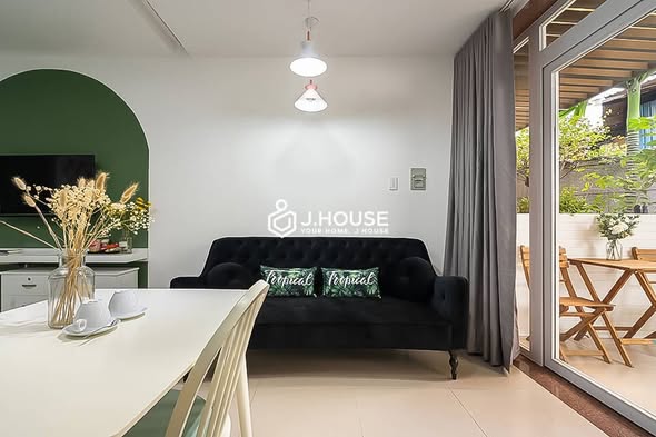 FOR RENT | GROUND FLOOR STUDIO WITH PRIVATE YARD | DISTRICT 3
