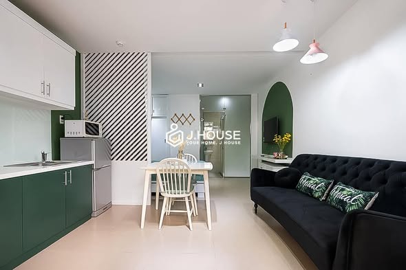 FOR RENT | GROUND FLOOR STUDIO WITH PRIVATE YARD | DISTRICT 3