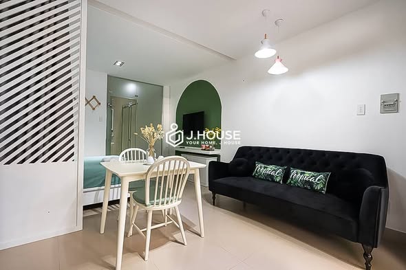 FOR RENT | GROUND FLOOR STUDIO WITH PRIVATE YARD | DISTRICT 3