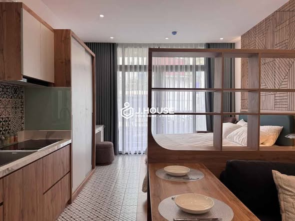 Artistic Fully Furnished Studio with Private Washer-Dryer in Tan Dinh, District 1