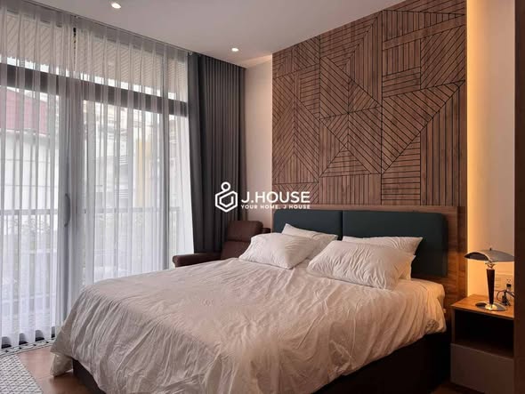 Artistic Fully Furnished Studio with Private Washer-Dryer in Tan Dinh, District 1