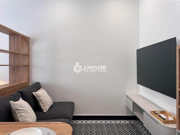Artistic Fully Furnished Studio with Private Washer-Dryer in Tan Dinh, District 1