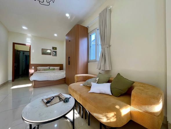 Pet-Friendly 1-Bedroom Apartment with Private Balcony in Binh Thanh