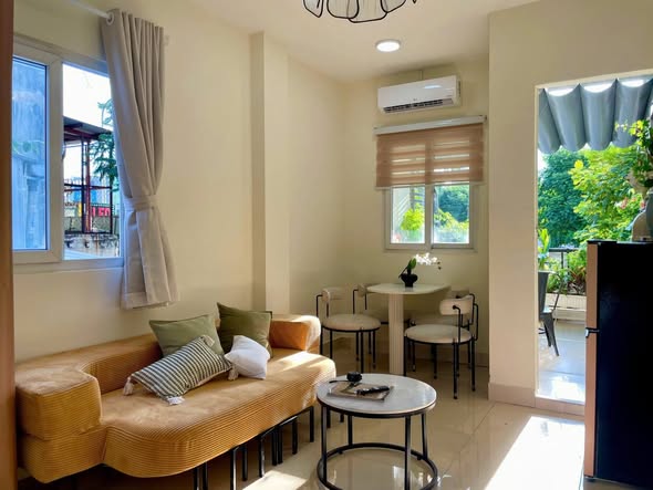 Pet-Friendly 1-Bedroom Apartment with Private Balcony in Binh Thanh
