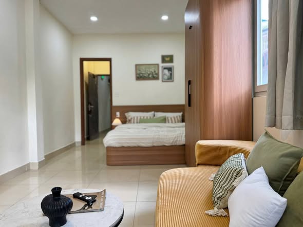 Pet-Friendly 1-Bedroom Apartment with Private Balcony in Binh Thanh