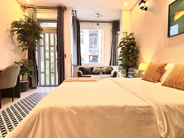 Brand-New Fully Furnished 1-Bedroom Apartment with Private Balcony in Me Linh Area