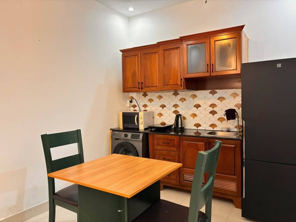 Brand-New Fully Furnished 1-Bedroom Apartment with Private Balcony in Me Linh Area