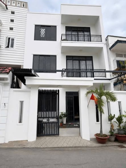 Fully Furnished 3-Storey 4-Bedroom House on Le Ngoc Han Street, Vung Tau