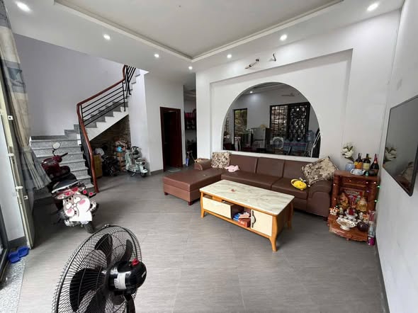 Fully Furnished 3-Storey 4-Bedroom House on Le Ngoc Han Street, Vung Tau