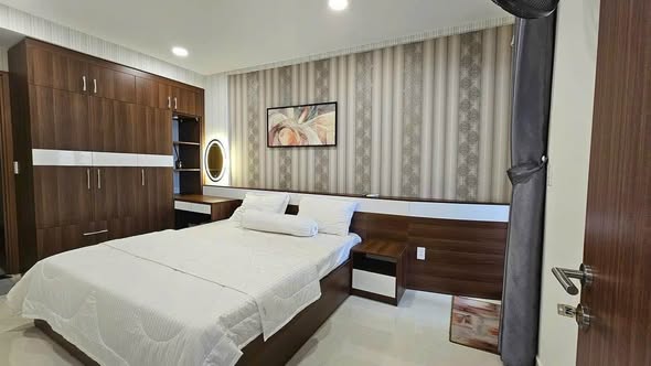 High-Floor 2-Bedroom Sea-View Apartment at Gateway