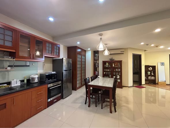 Fully Furnished 2-Bedroom Sea View Apartment at Silver Sea Tower