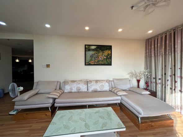 Fully Furnished 2-Bedroom Sea View Apartment at Silver Sea Tower