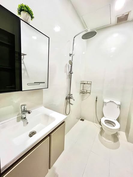 Apartment for Rent at 102 Pham Huu Nhat Near Mountain and Beach