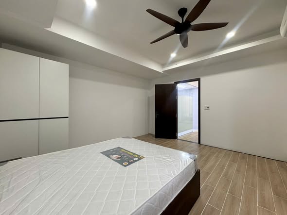 Spacious Fully Furnished 2-Bedroom Apartment on Dong Da Street