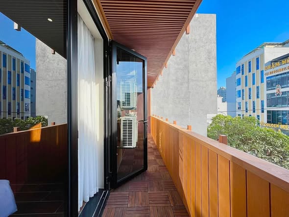 Brand-New Fully Furnished 2-Bedroom Apartment with Gym Access in Hai Chau
