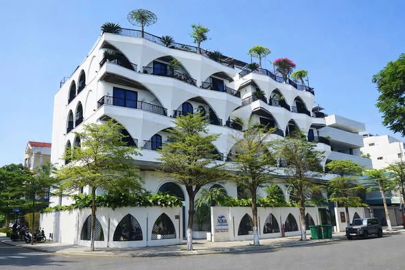 Fully Furnished Studio Apartment on Ly Nhat Quang Street