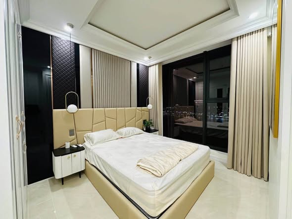 Luxury 3-Bedroom Corner Apartment with Han River and Dragon Bridge View at The Ponte