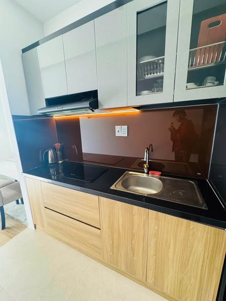 Fully Furnished 1-Bedroom Apartment on Phan Thuc Duyen Street