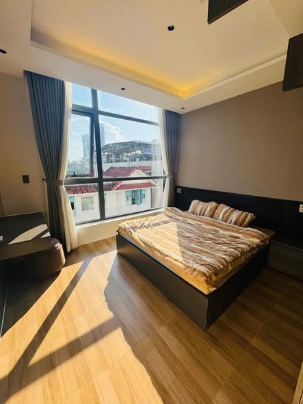 Fully Furnished 1-Bedroom Apartment on Phan Thuc Duyen Street