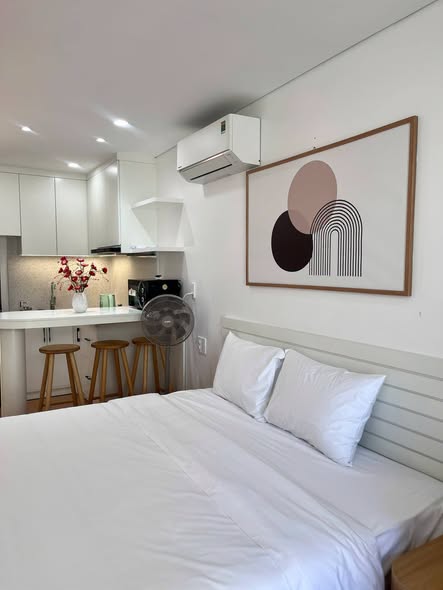 4-Bedroom 3-Storey House for Rent on Nguyen Xuan Nhi Street